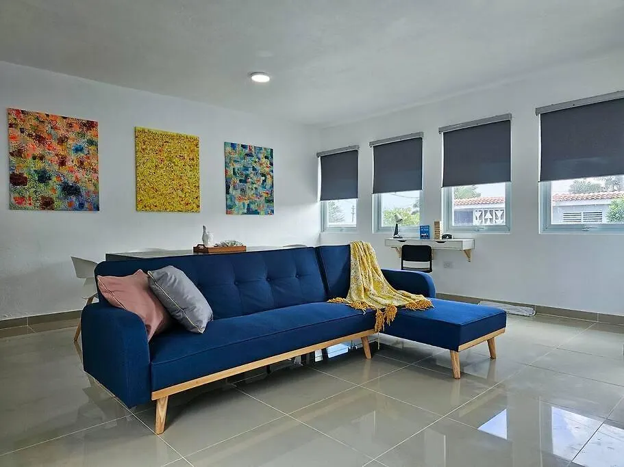 Centrally Located Villa With 3 Pools -Food & Beach Walking Distance 阿雷西博