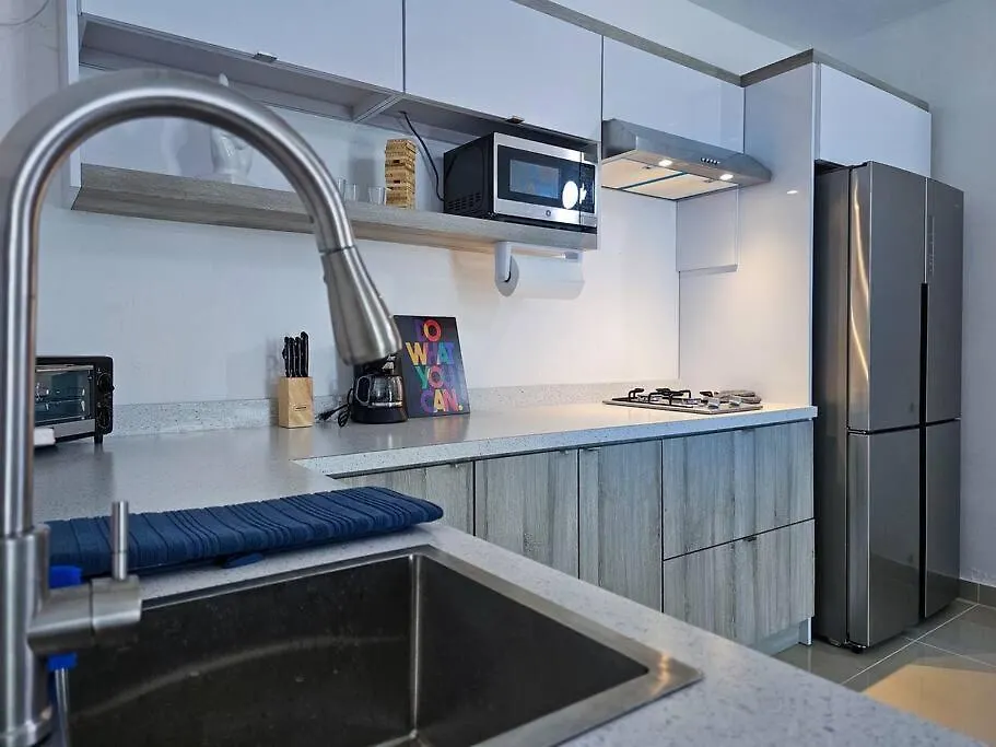 Centrally Located Villa With 3 Pools -Food & Beach Walking Distance 阿雷西博