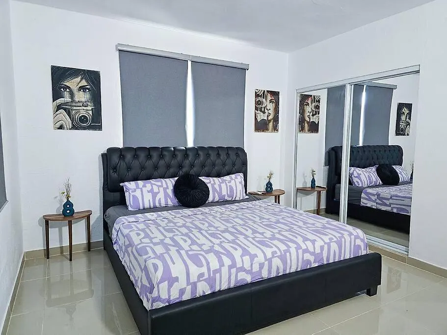 Centrally Located Villa With 3 Pools -Food & Beach Walking Distance 阿雷西博