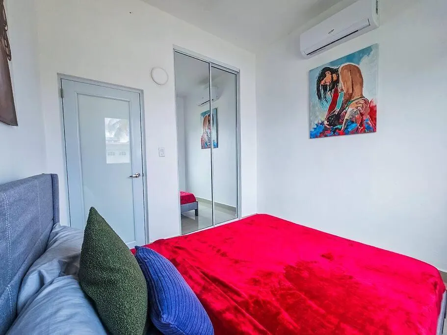 Centrally Located Villa With 3 Pools -Food & Beach Walking Distance 阿雷西博