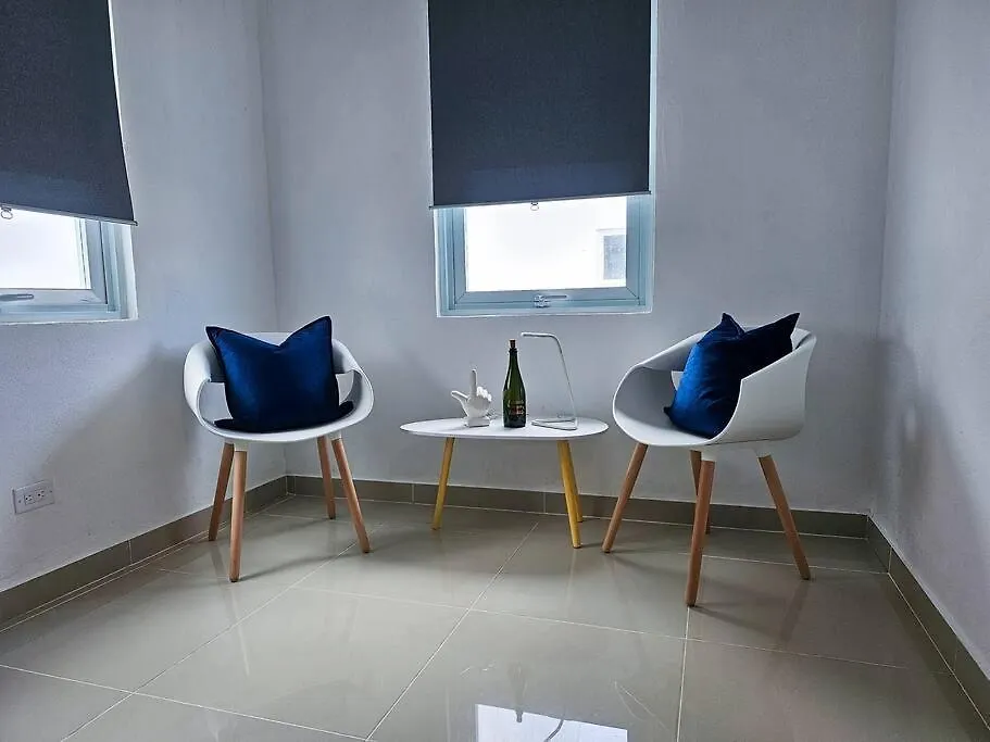 Centrally Located Villa With 3 Pools -Food & Beach Walking Distance 阿雷西博 波多黎各