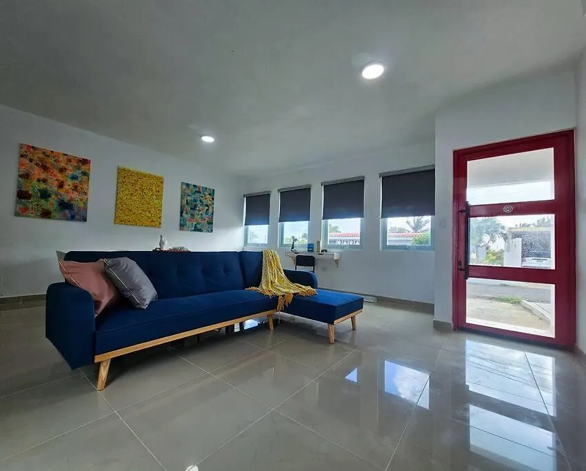 Centrally Located Villa With 3 Pools -Food & Beach Walking Distance 阿雷西博